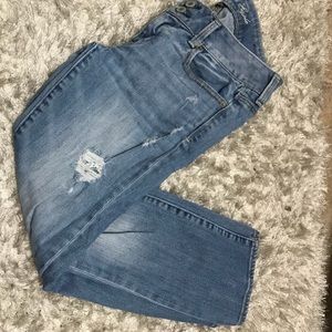 American-light washed capris